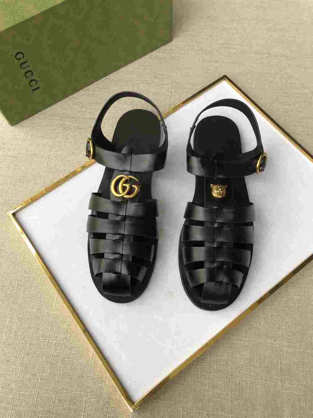 GUCCI SANDAL WITH DOUBLE G   SDG005