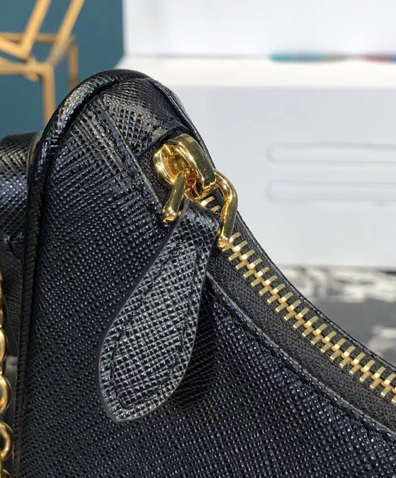 Prada Re-Edition 2005 Saffiano leather bag 1BH204 Black