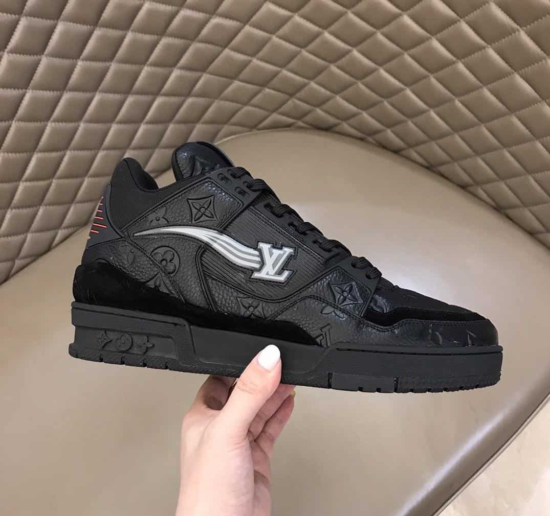 LOUIS VUITTON LV TRAINER SNEAKER   LV213