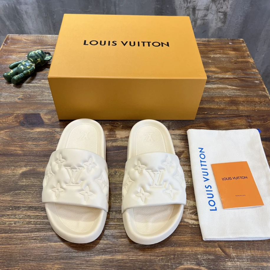 LV WATERFRONT MULE   LVS37