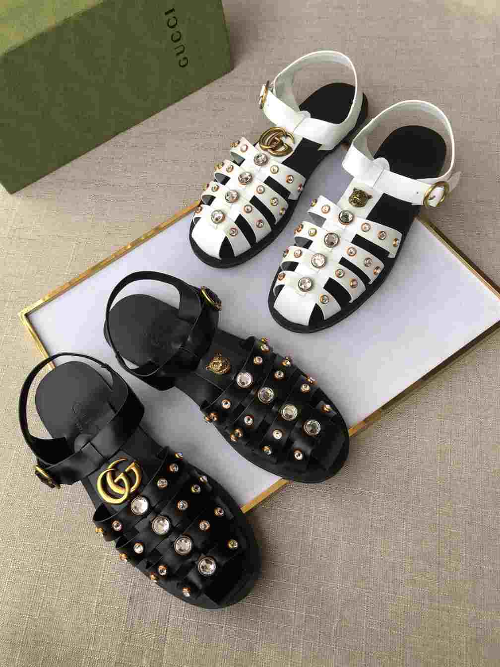 GUCCI SANDAL WITH DOUBLE G   SDG005