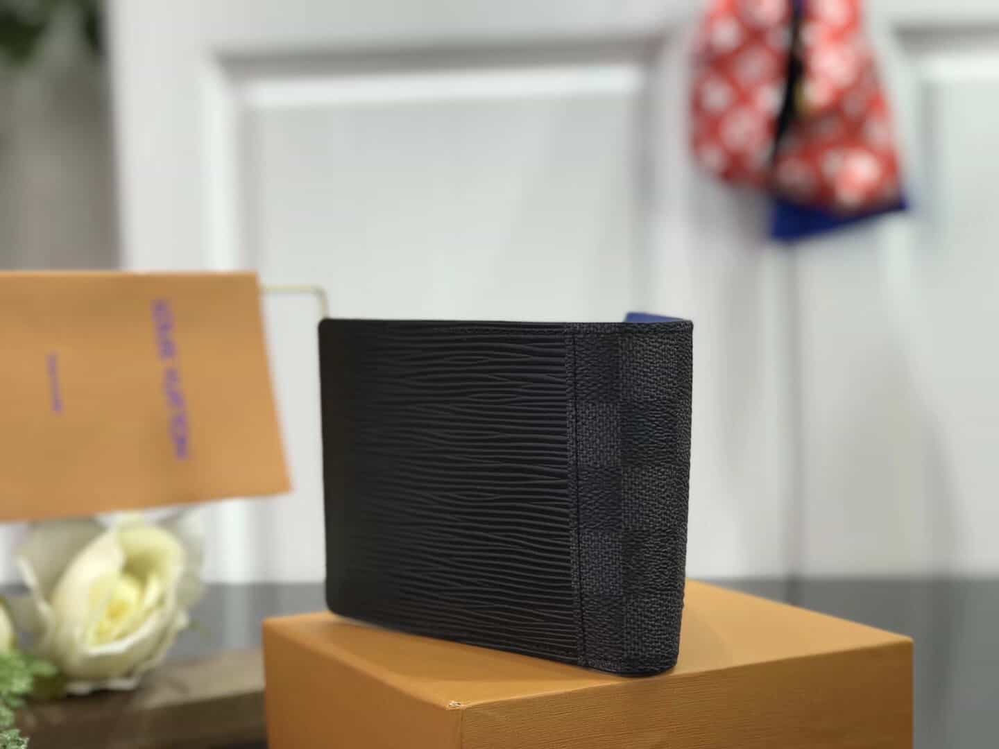 LV MULTIPLE WALLET   M67896