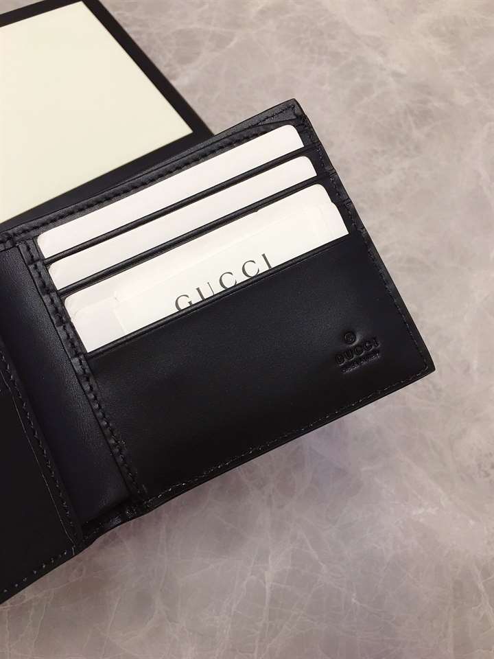 eBay Gucci Men s Black GG Embossed Leather Wallet   WGR038