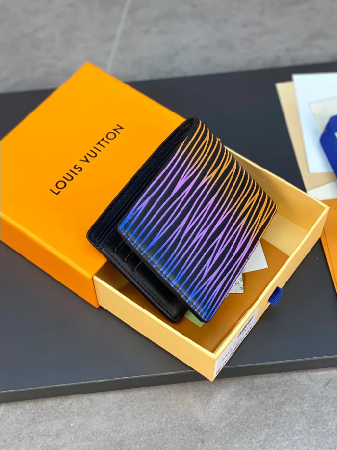 LOUIS VUITTON SLENDER WALLET   LBV399