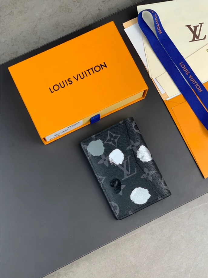 LV X YK POCKET ORGANIZER   LBV400