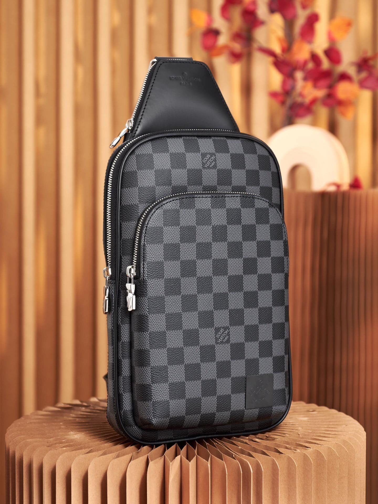 LV Avenue NM Slingbag