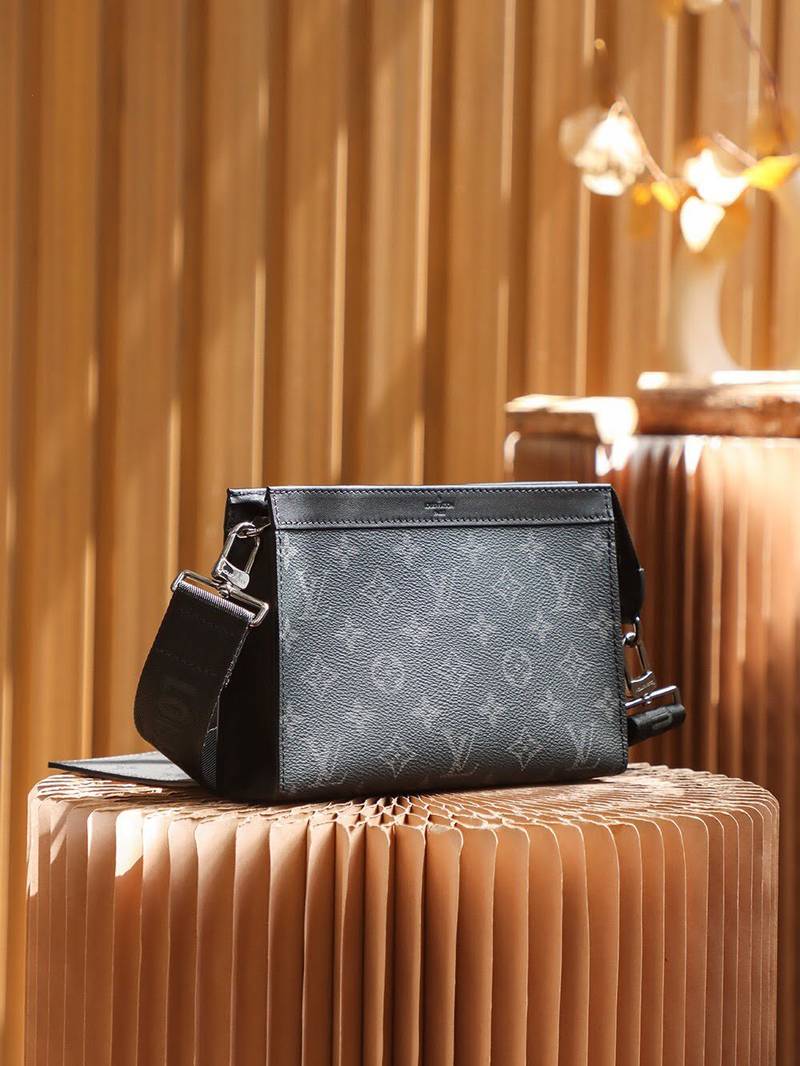 LV Gaston Wearable Wallet