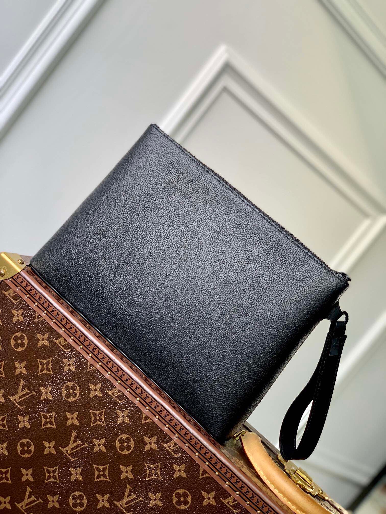 LV Takeoff Pouch