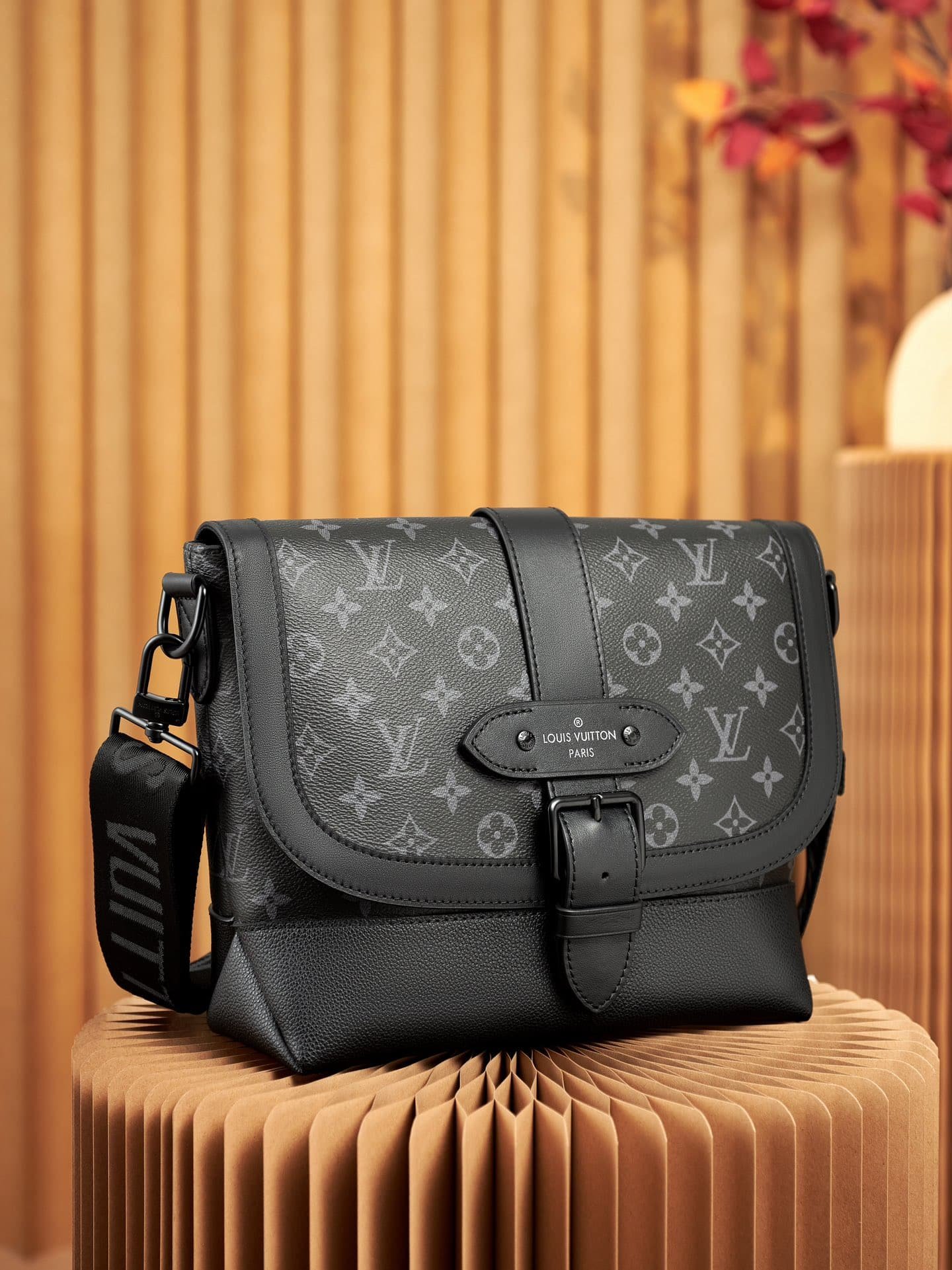 LV Saumur Messenger