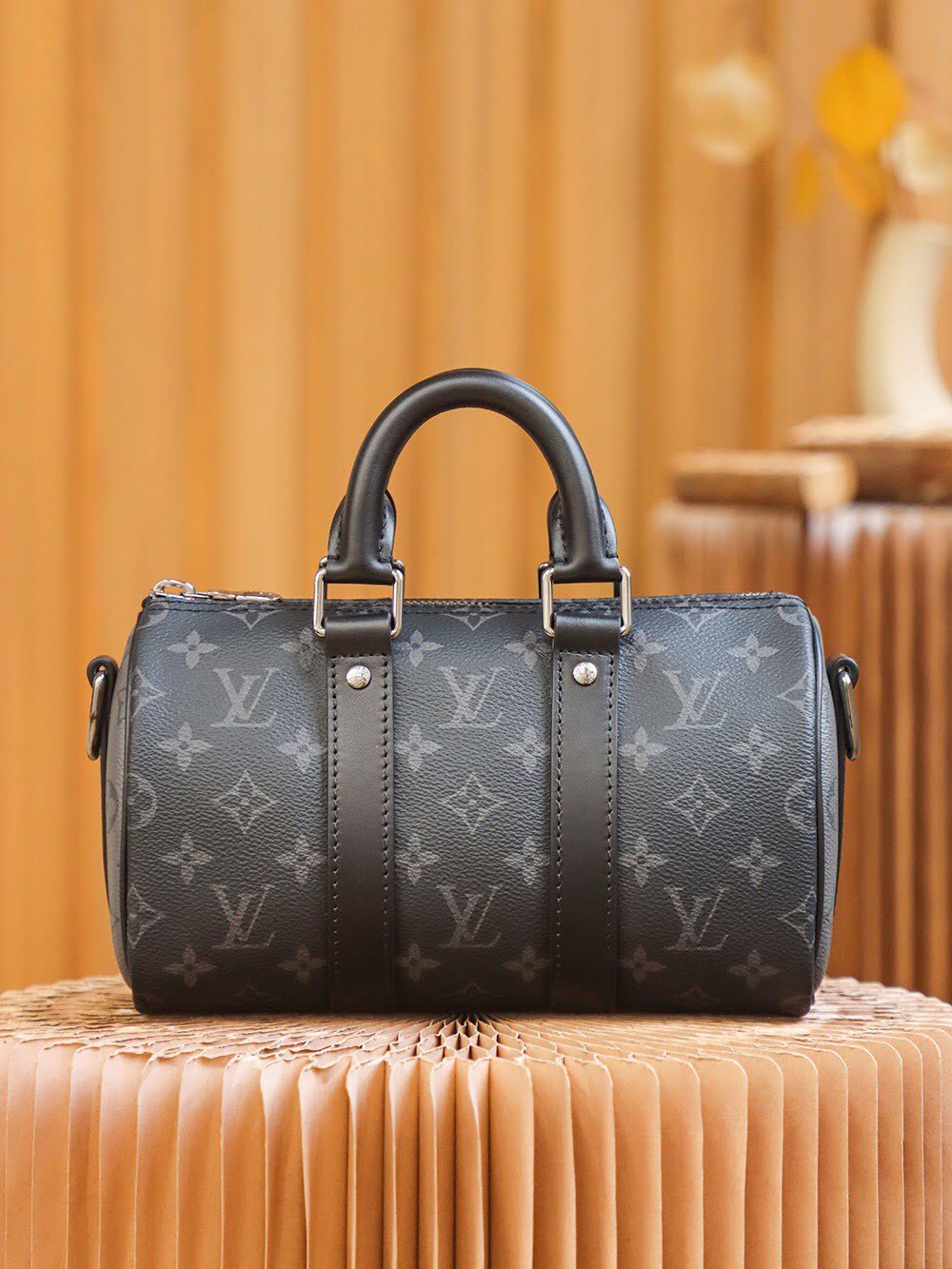 LV Keepall Bandouli��re 25