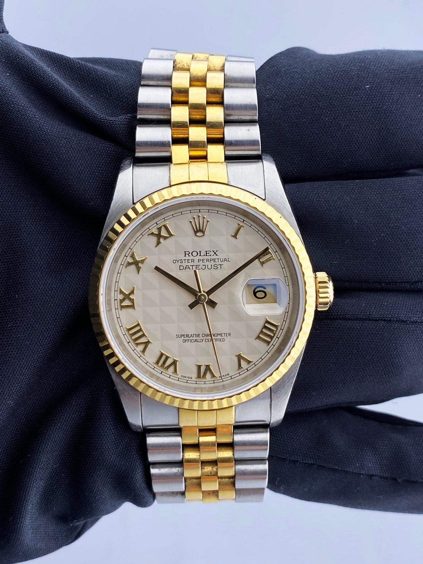 Rolex Datejust 16233 Ivory Pyramid Dial Mens Watch