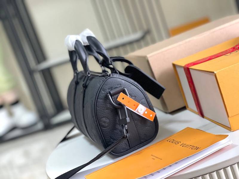 LV Keepall Bandouli��re 25 Bag