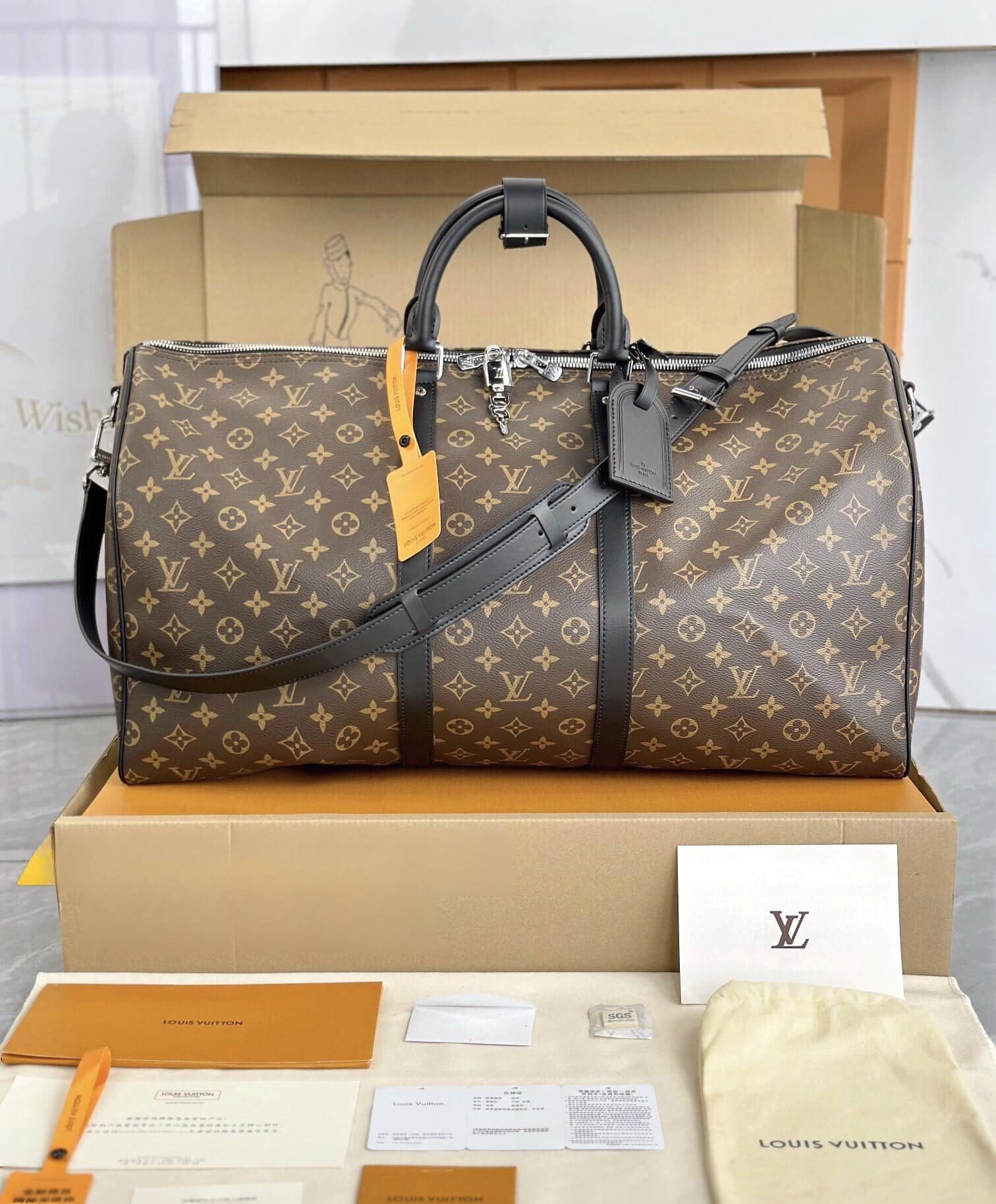 LV Keepall Bandouli��re 50