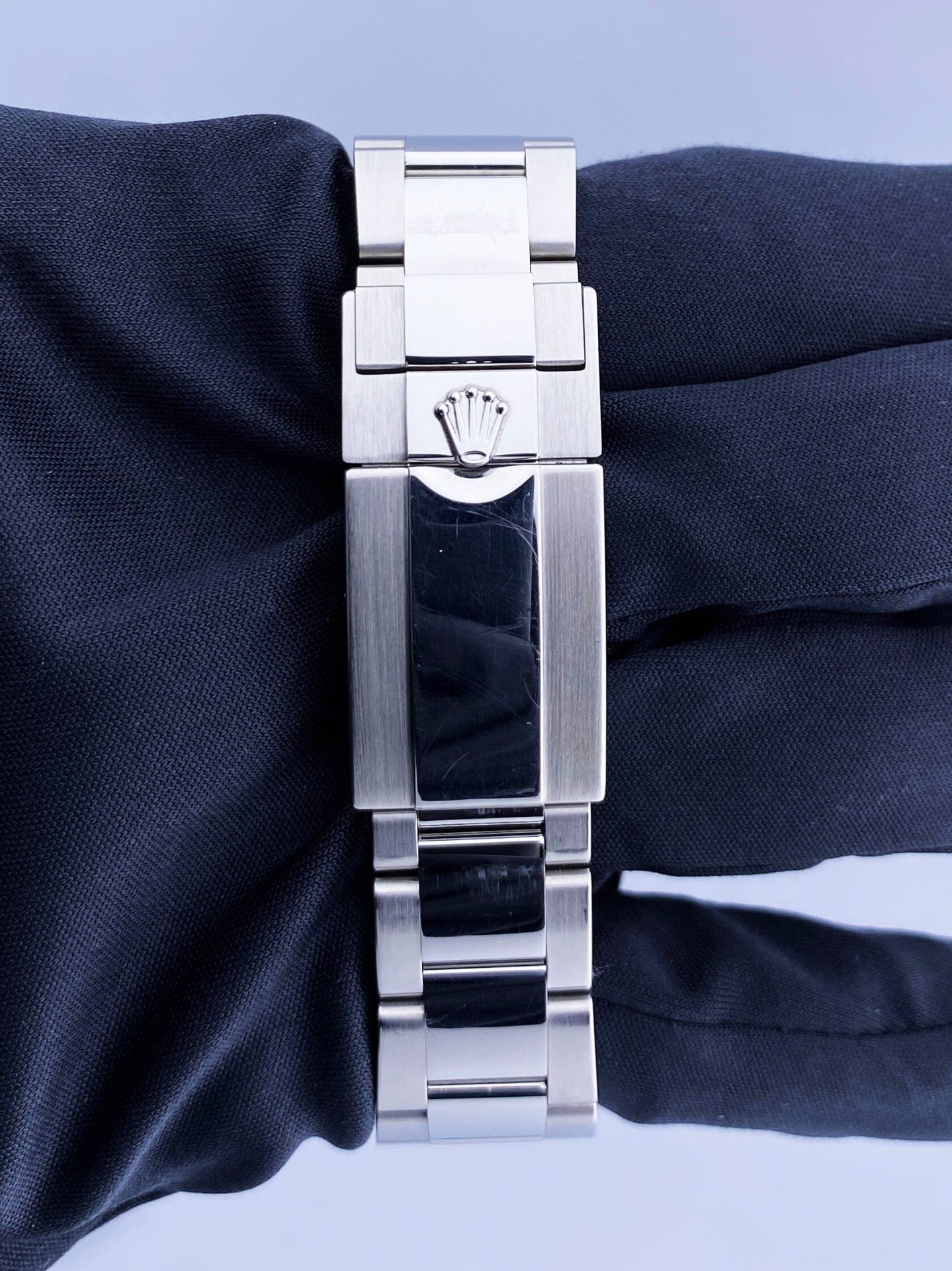 Rolex Daytona 116520 Black Dial Stainless steel Mens Watch Box Papers