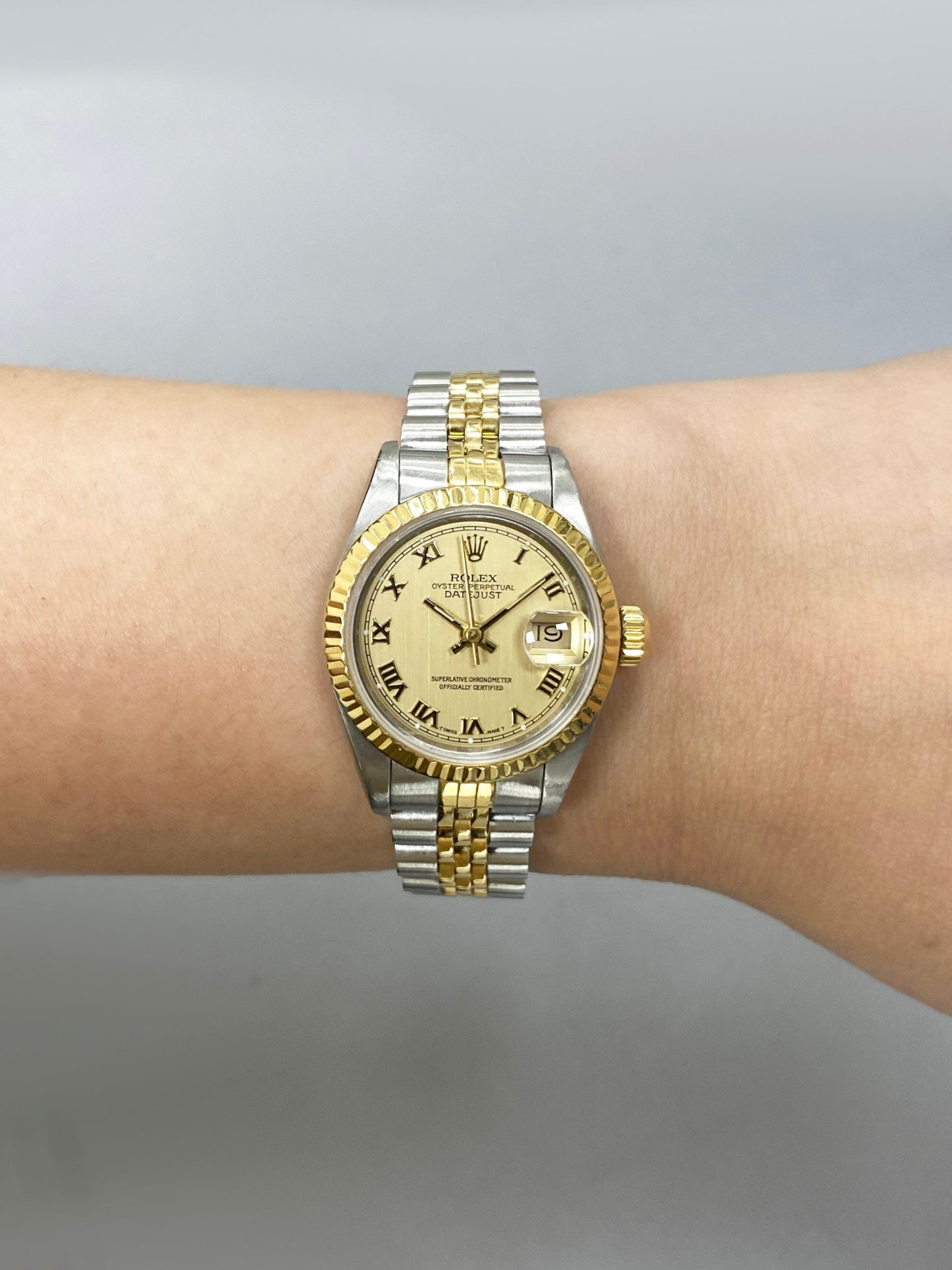 Rolex Datejust 69173 Champagne Dial Ladies Watch Box Papers