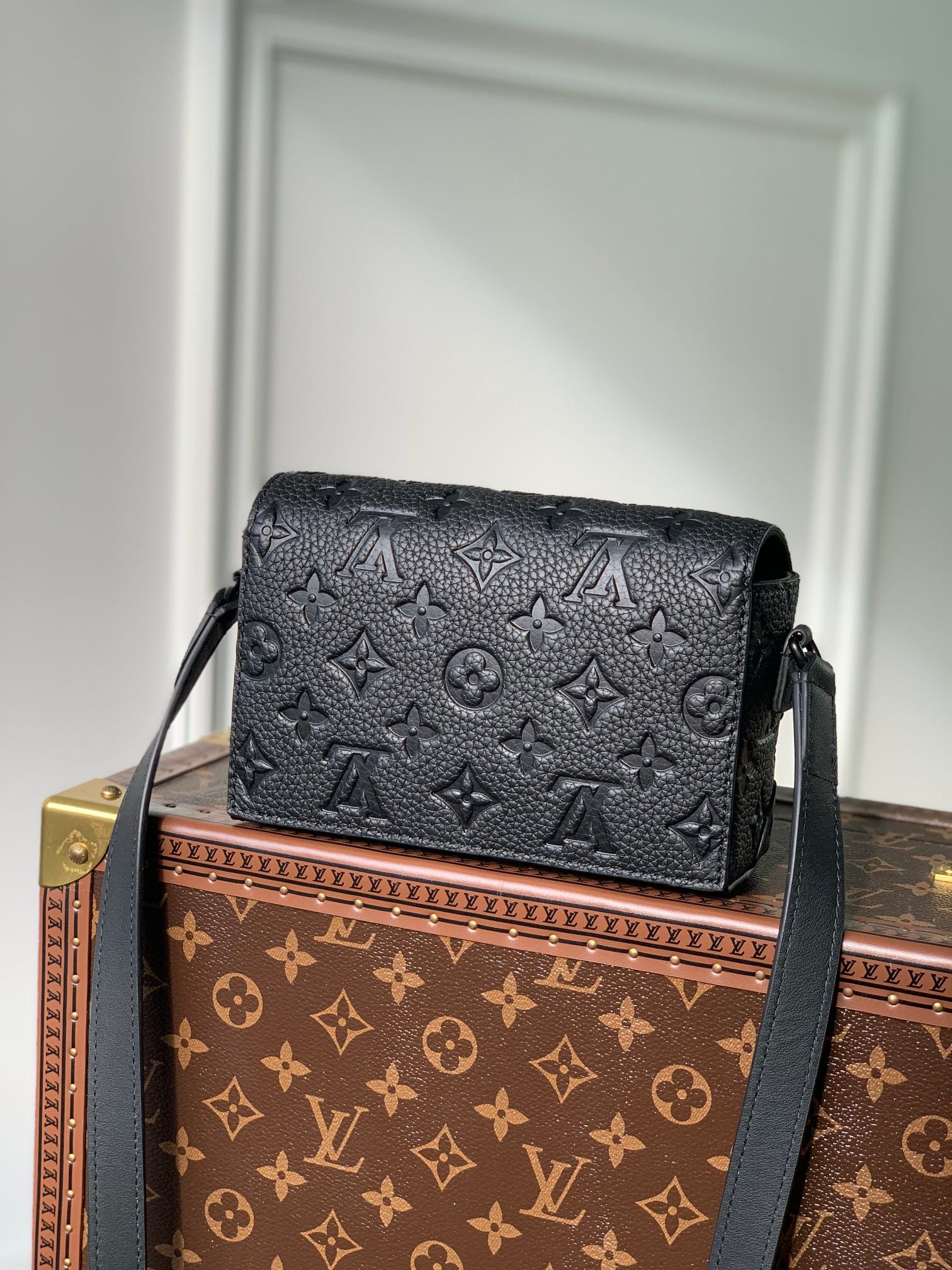 LV Steamer Wearable Wallet