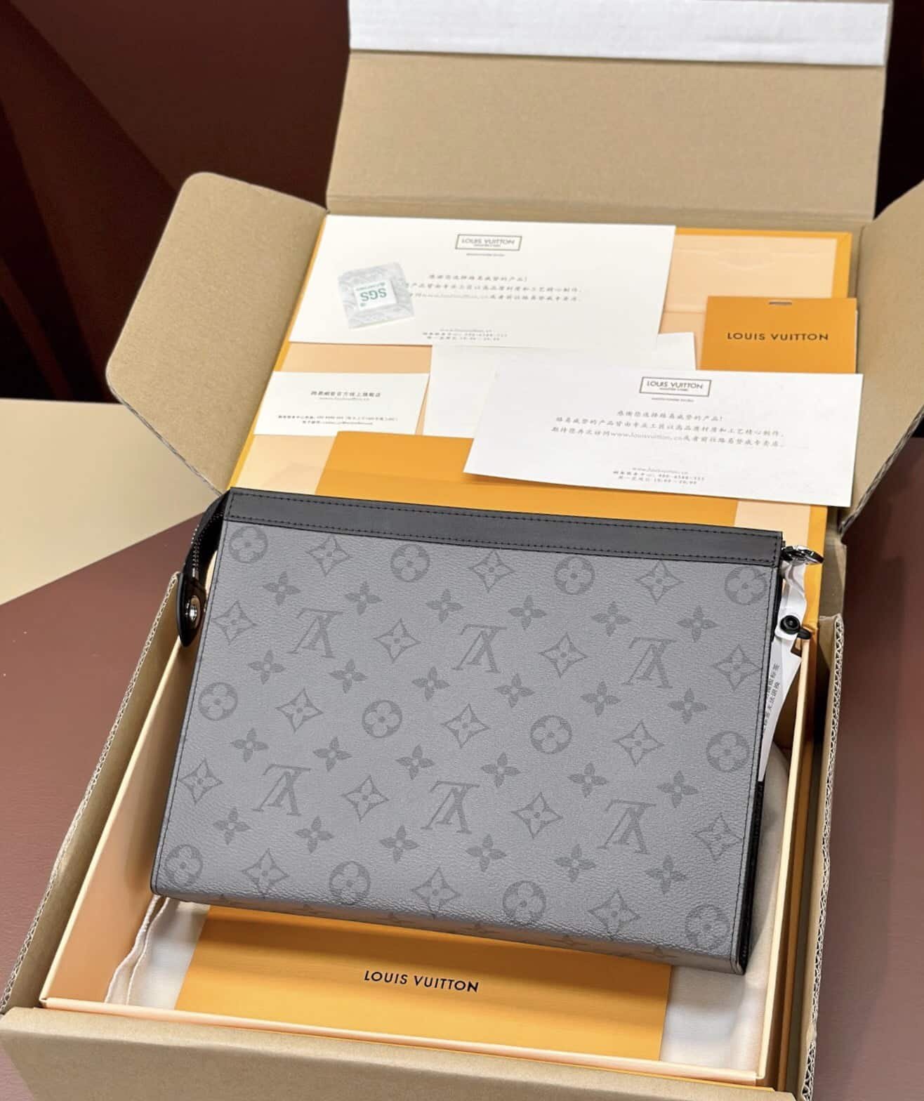 LV Pochette Voyage MM