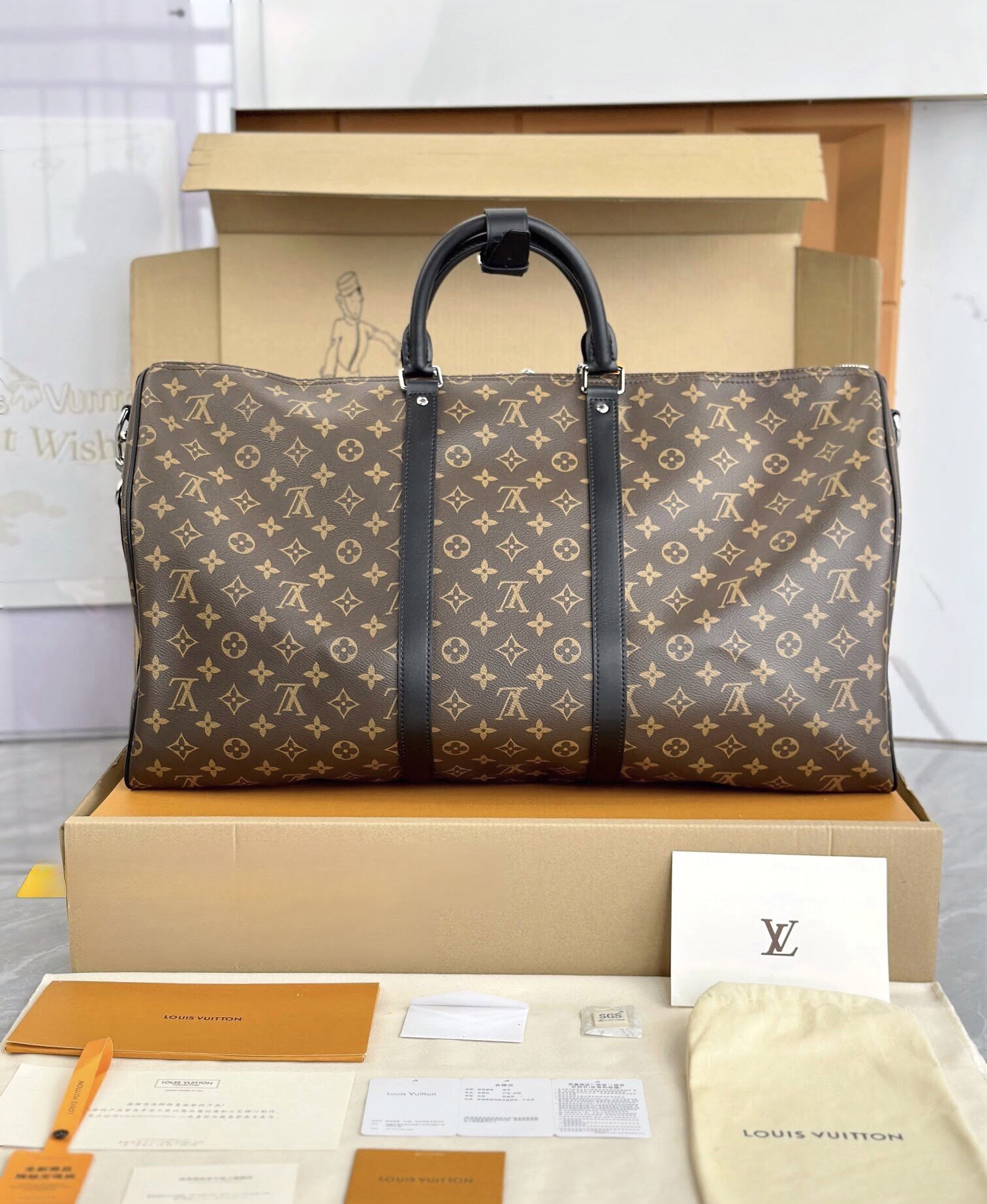 LV Keepall Bandouli��re 50