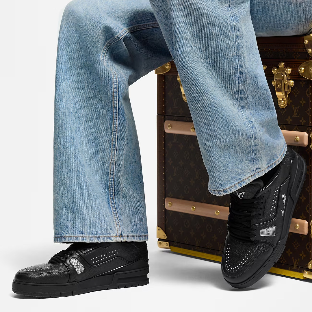 louis trainer black or white 2 colors