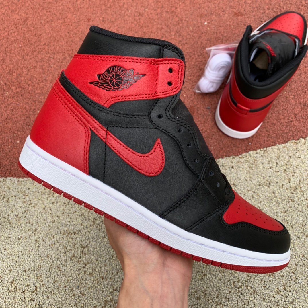 Jordan 1 Retro High Bred Banned 555088-001