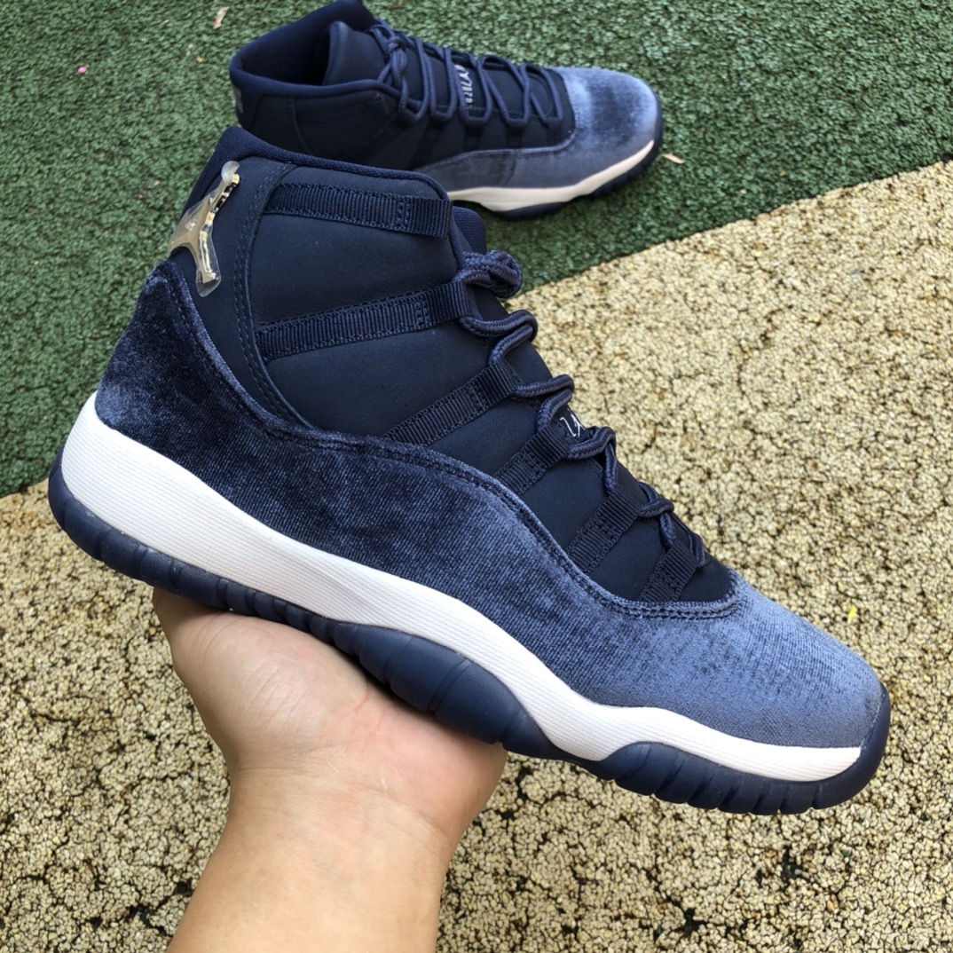 Jordan 11 Retro Midnight Navy AR0715-441