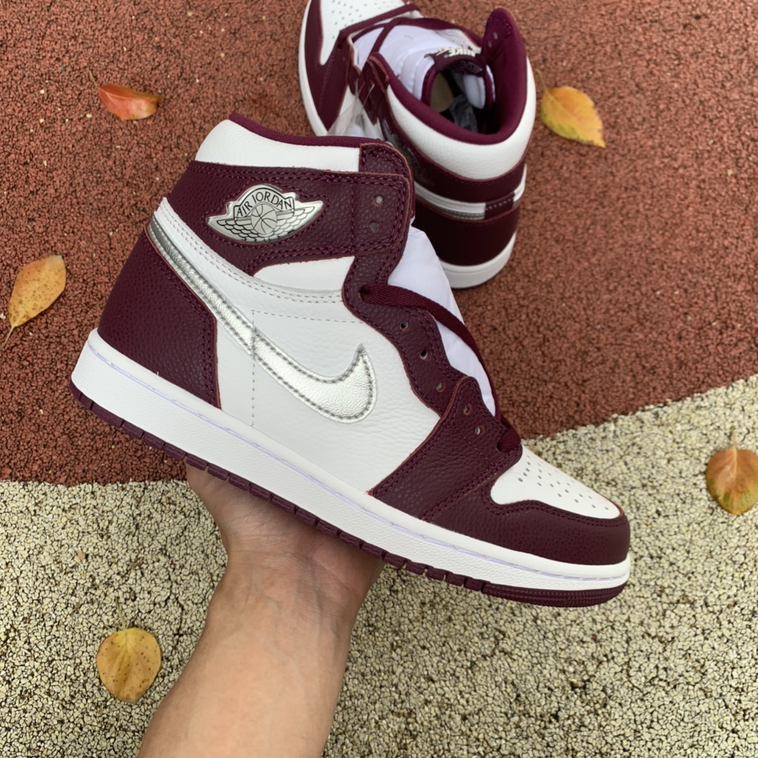 Jordan 1 Retro High OG Bordeaux 555088-611