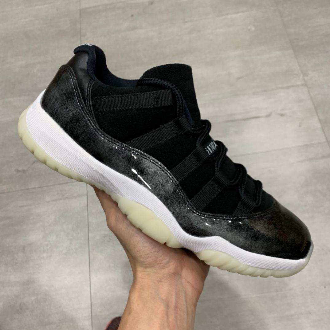 Jordan 11 Retro Low Barons 528895-010