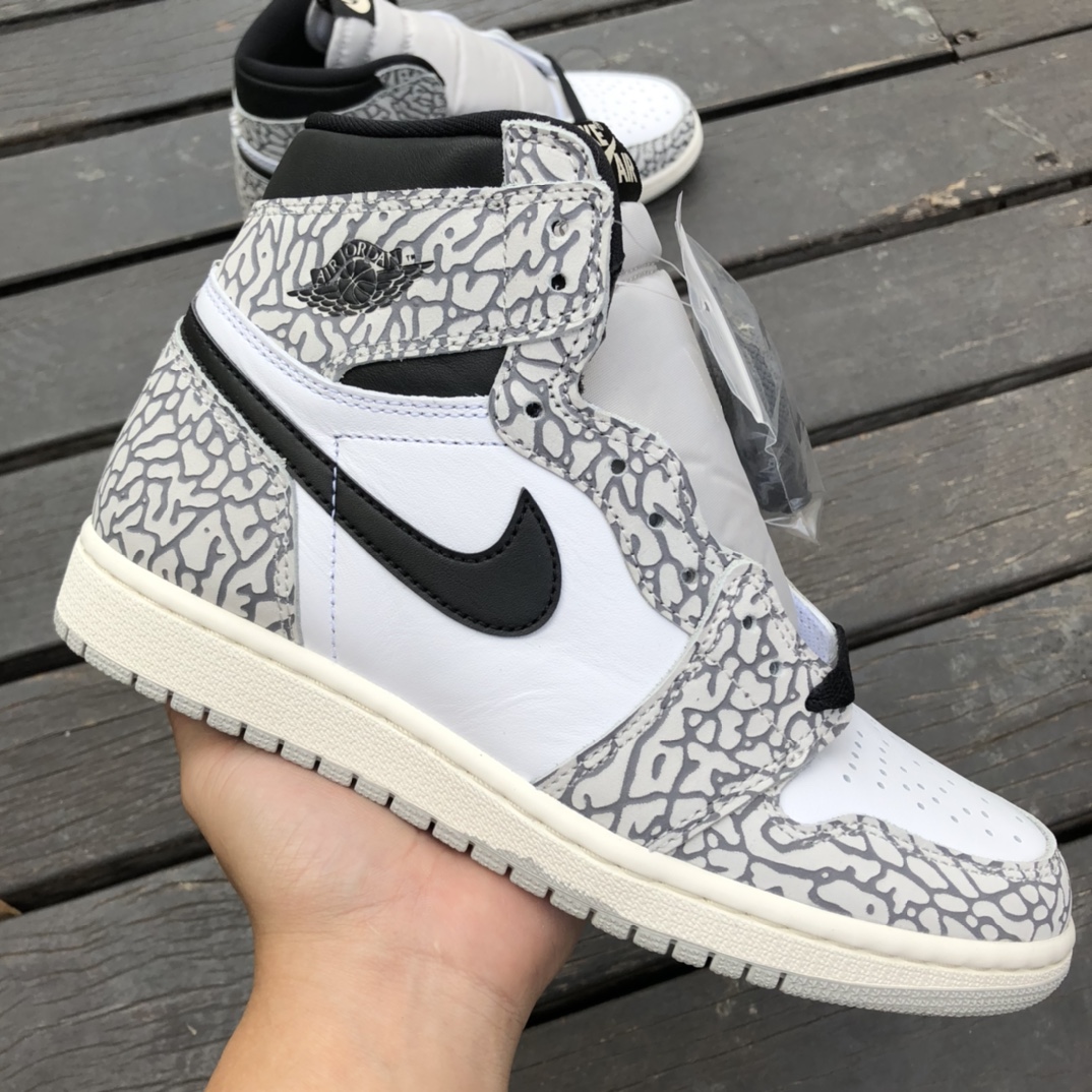 Jordan 1 Retro High OG White Cement DZ5485-052