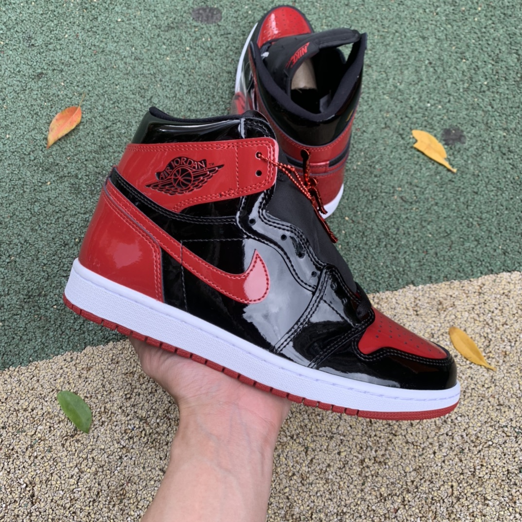 Jordan 1 Retro High OG Patent Bred 555088-063