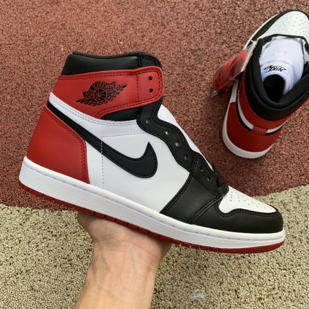 Jordan 1 Retro Black Toe 555088-125