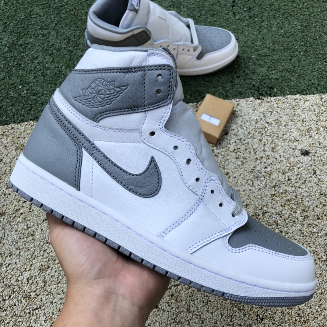 Jordan 1 Retro High OG Stealth 555088-037