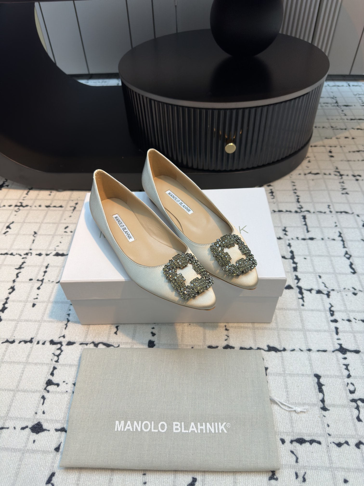 Manolo Blahnik Hangisi Ballerinas 20 Flat