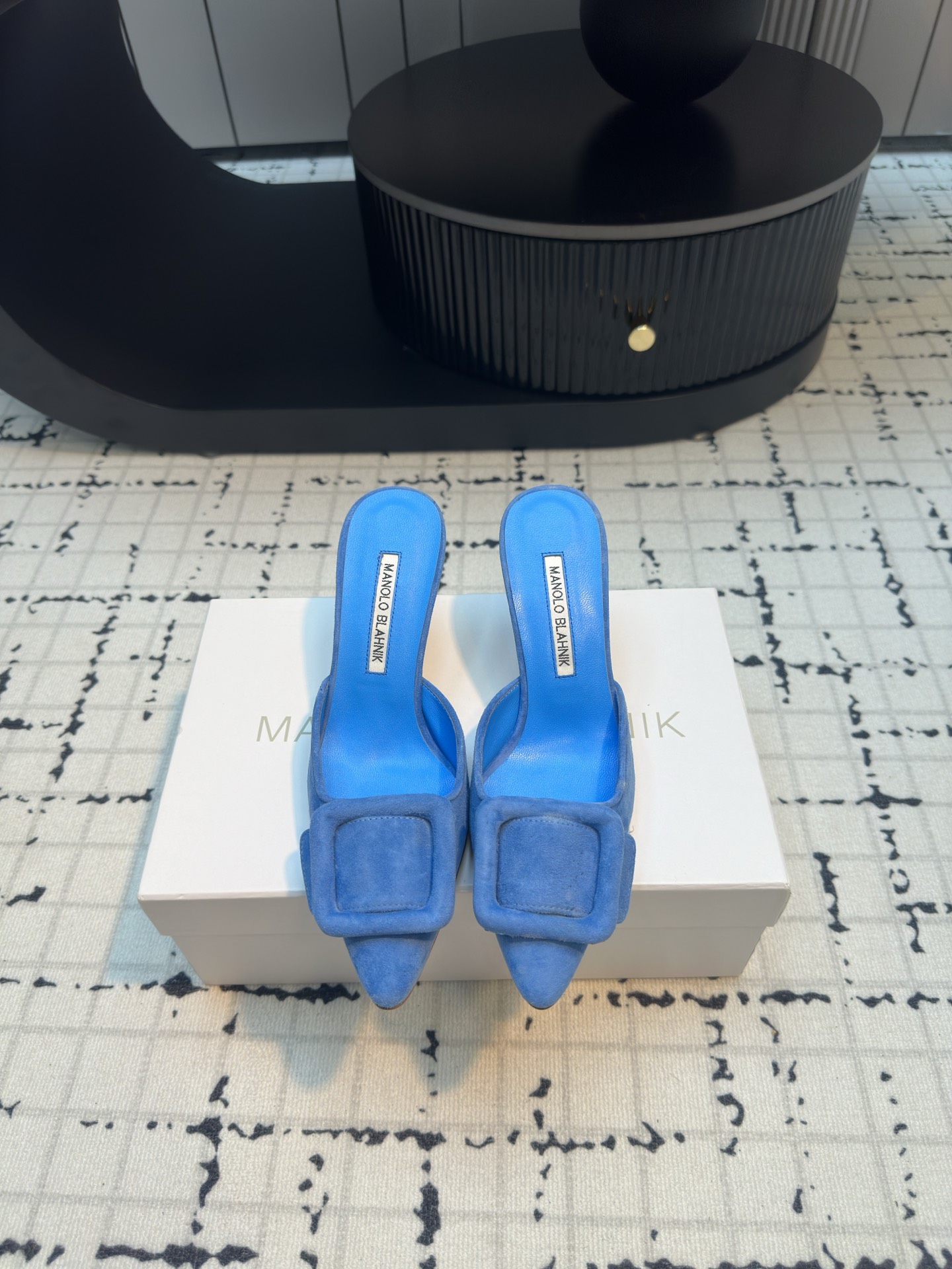 MANOLO BLAHNIK Mayslibi 70 Suede Mule