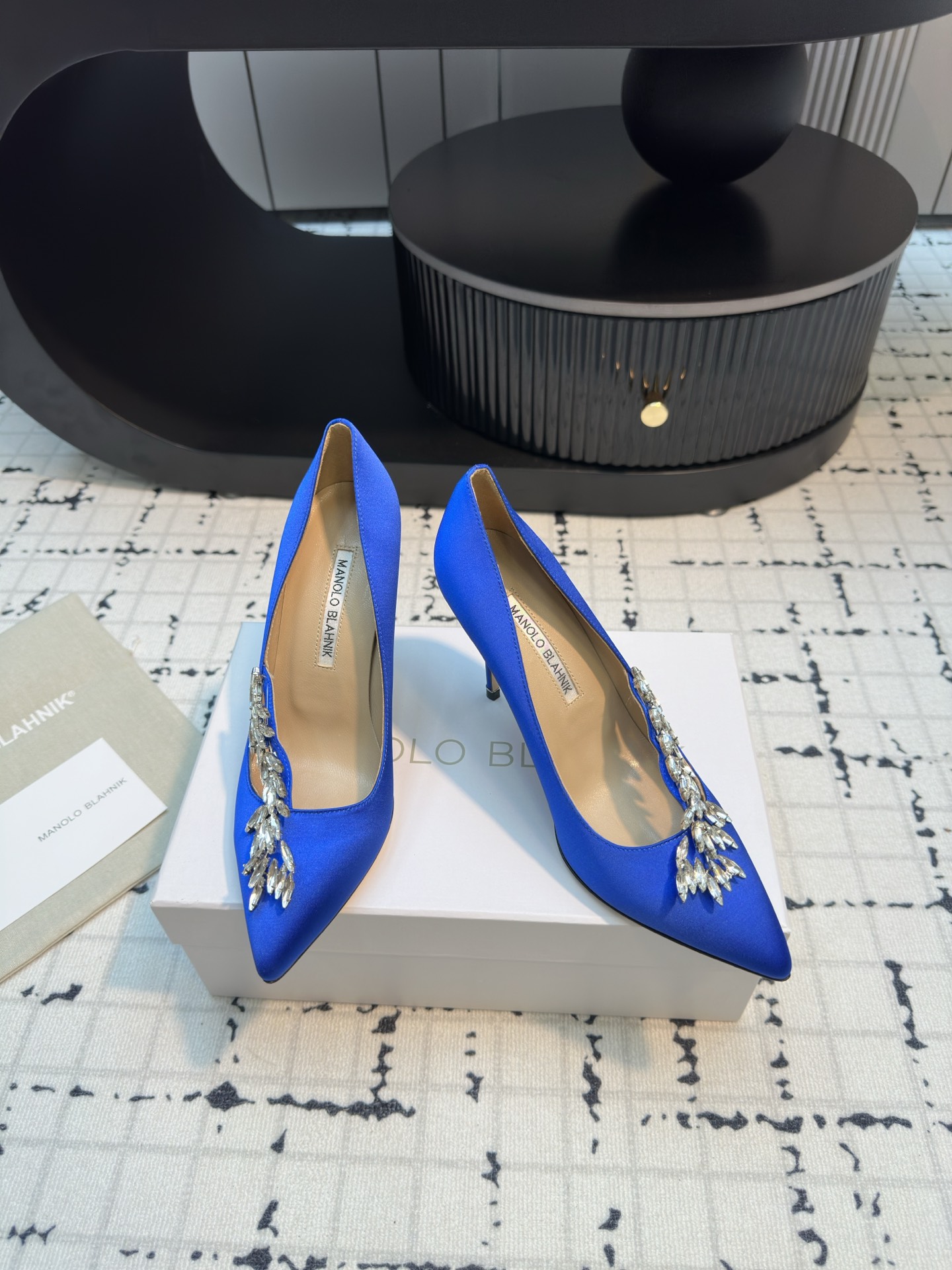 MANOLO BLAHNIK Nadira 90 Satin Pump Blue