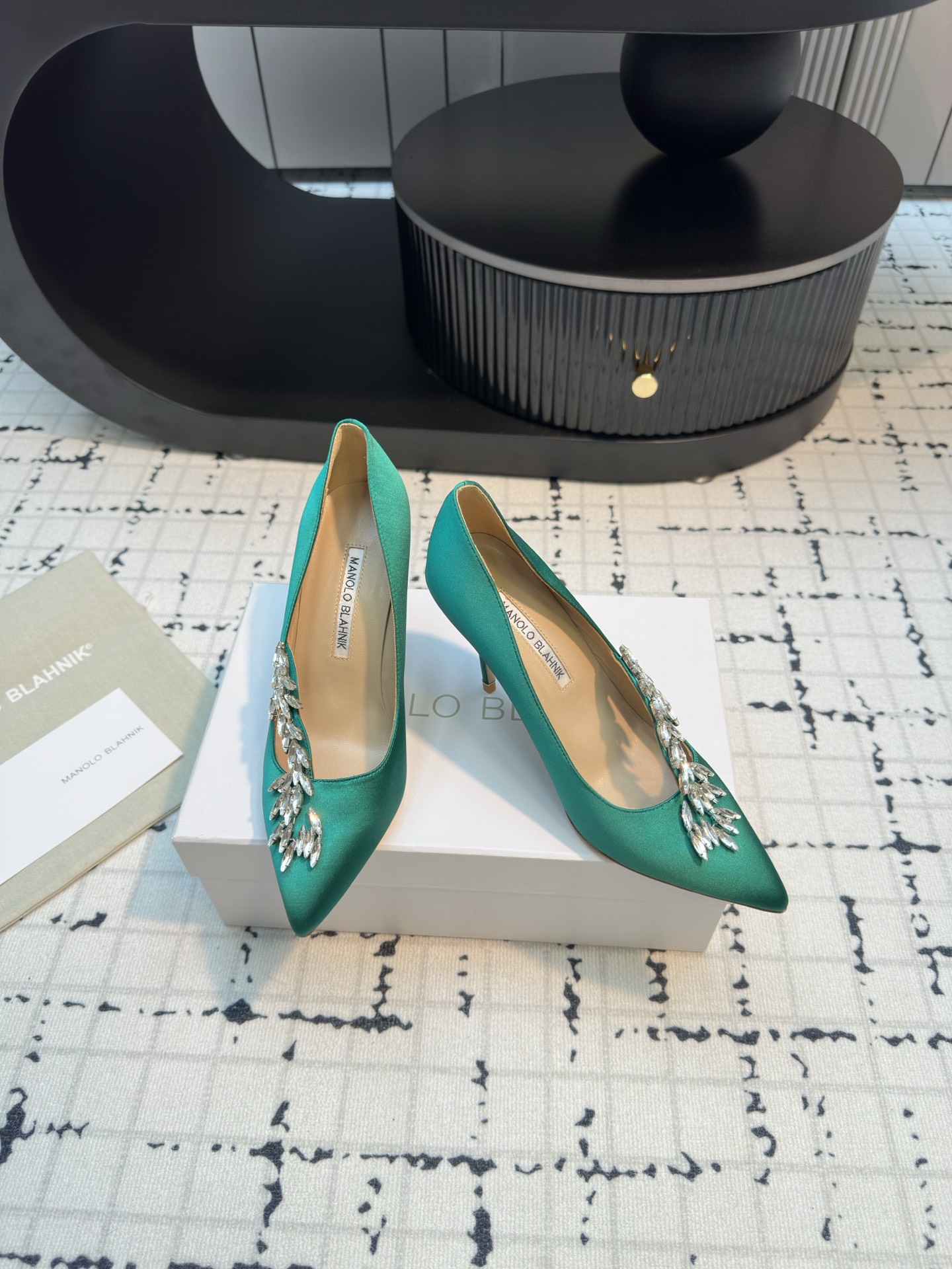 MANOLO BLAHNIK Nadira 90 Satin Pump Green