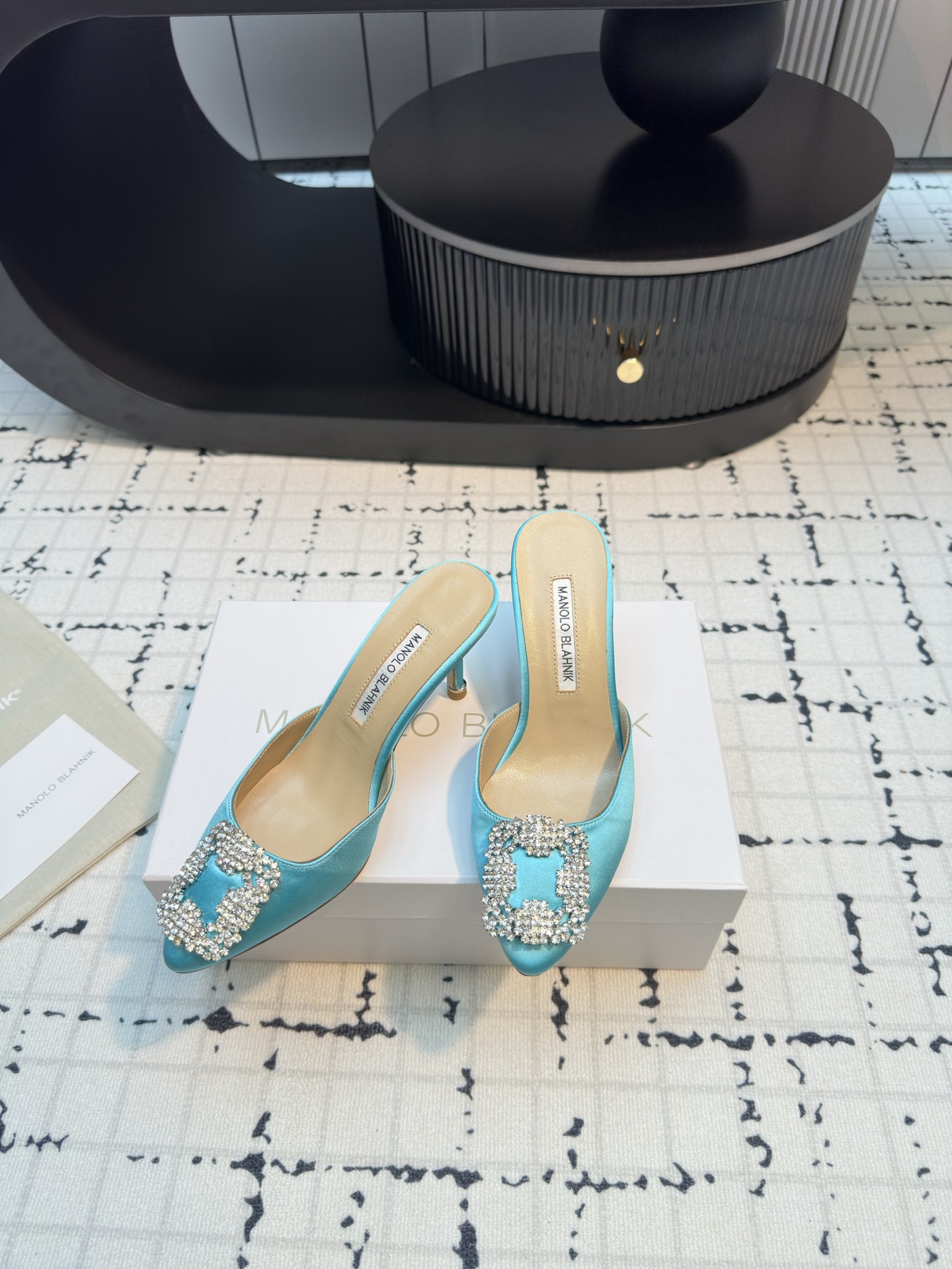 MANOLO BLAHNIK Classic Slippers Hangisimu 70 Satin Mule