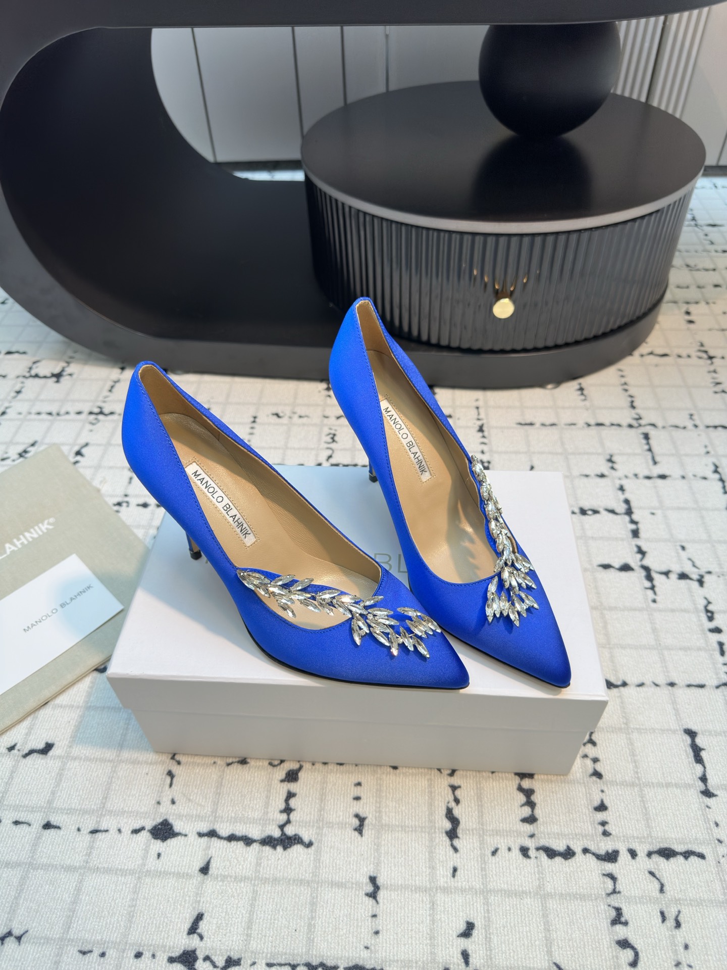 MANOLO BLAHNIK Nadira 90 Satin Pump Blue