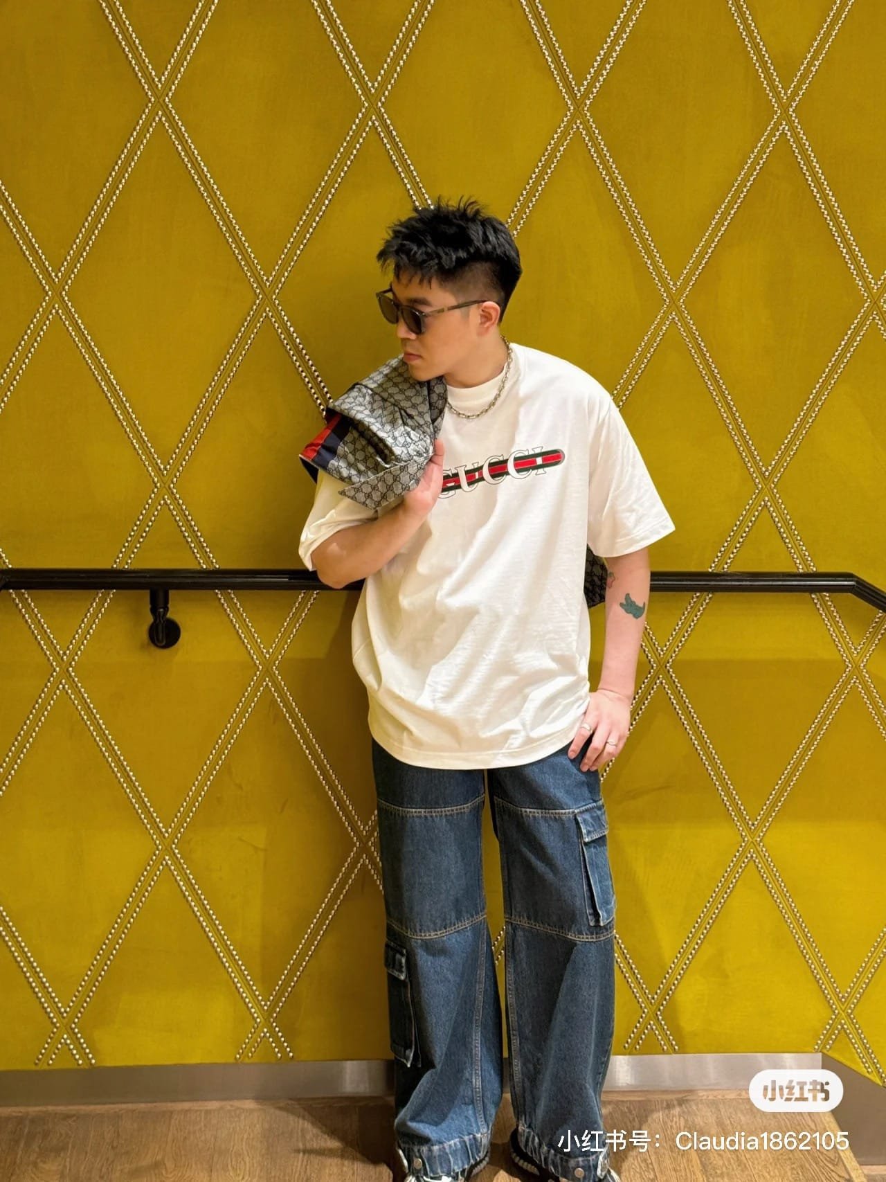 Cotton jersey T-shirt with gucci print