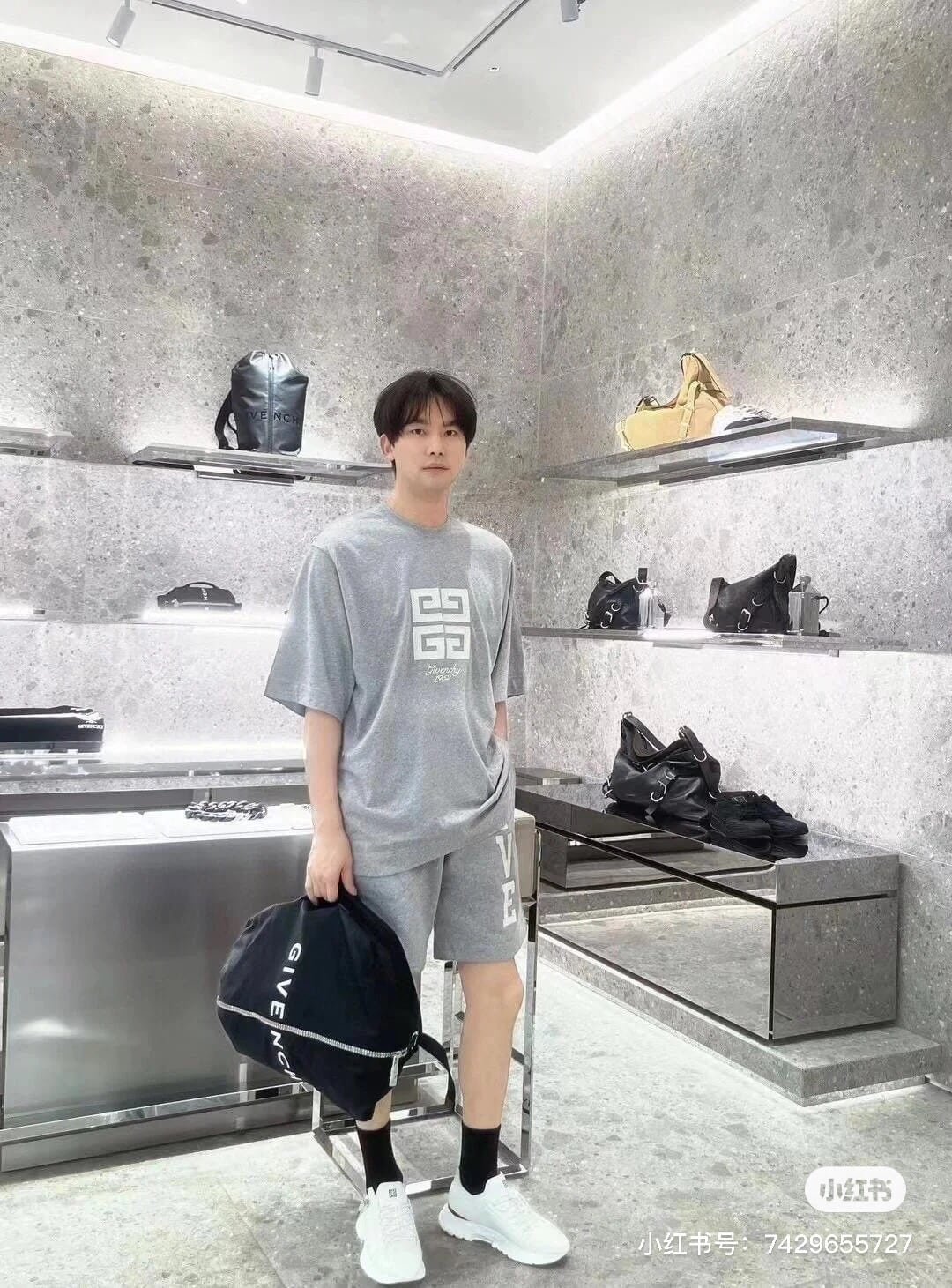 Givenchy 4G t-shirt in cotton