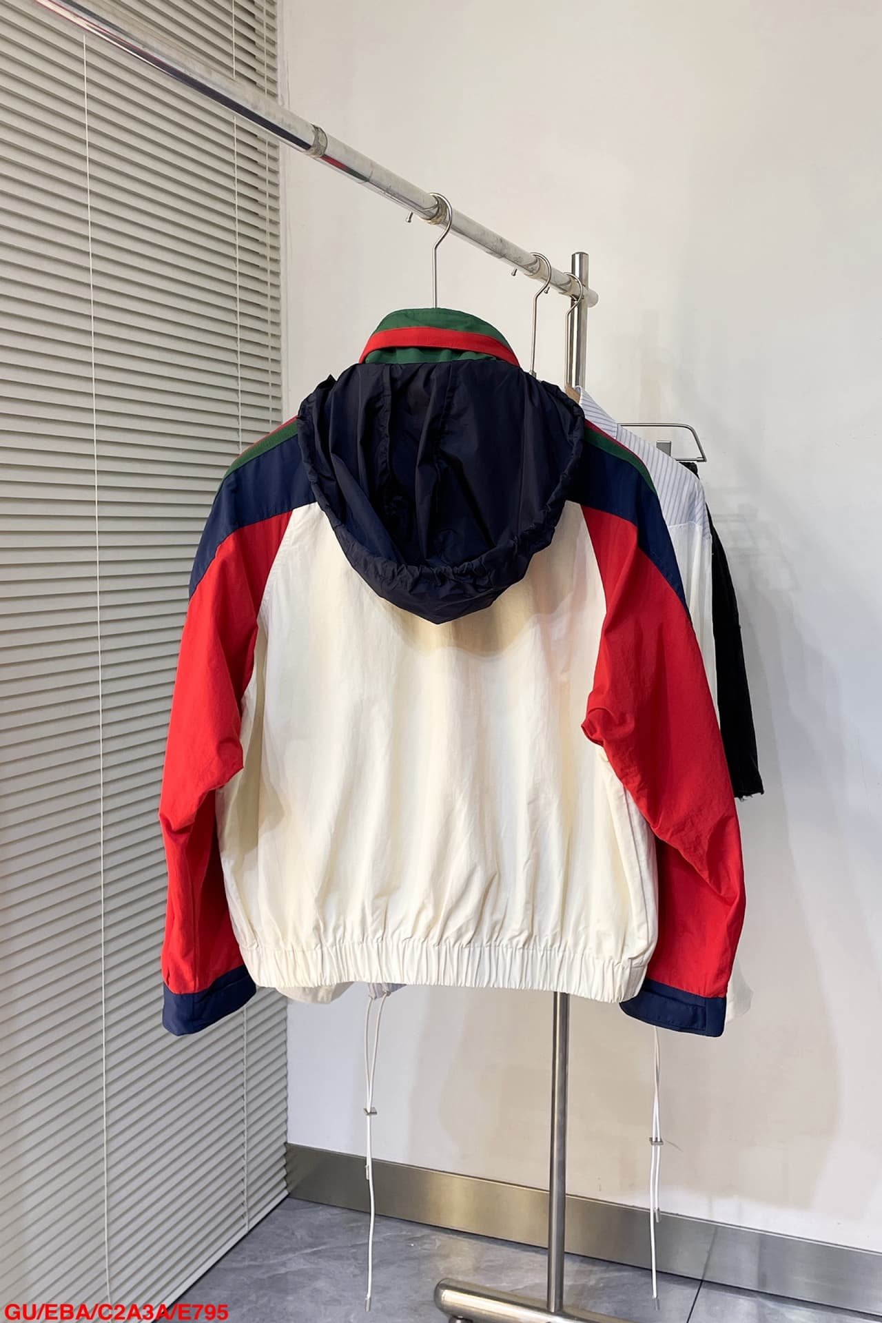 Gucci cotton nylon jacket with patch