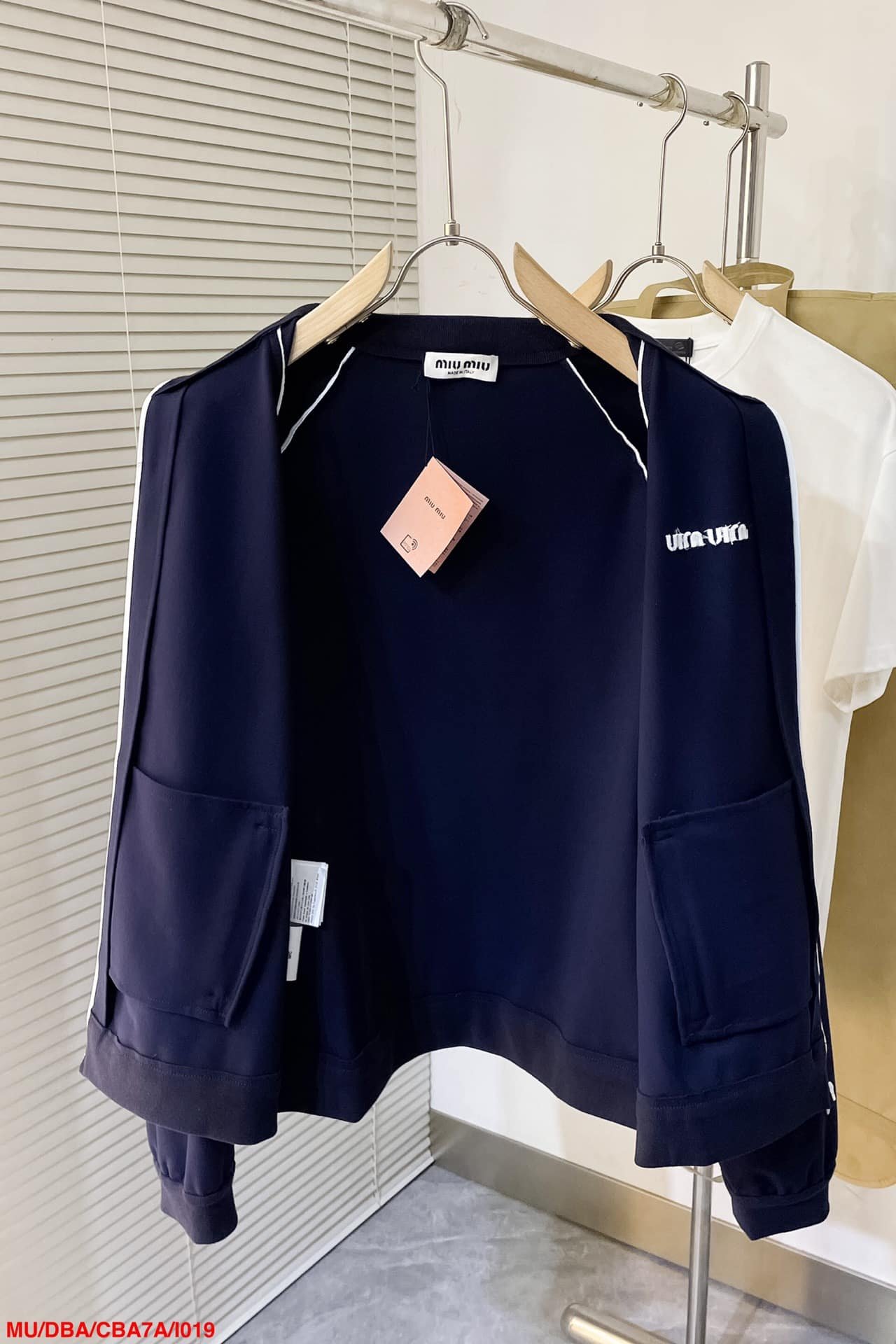 Nylon sweatshirt