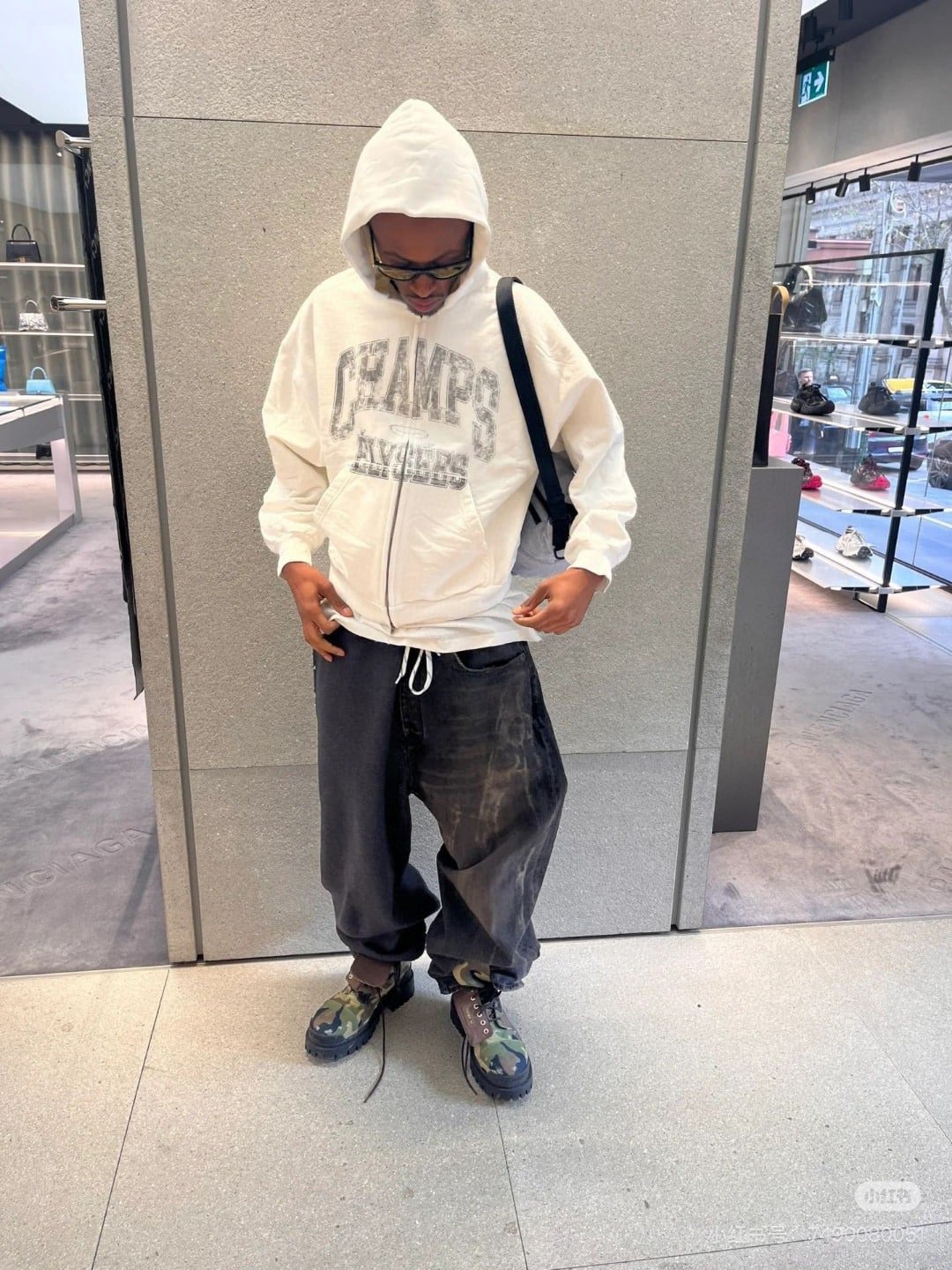 Champs-Elys��es Zip-Up Hoodie