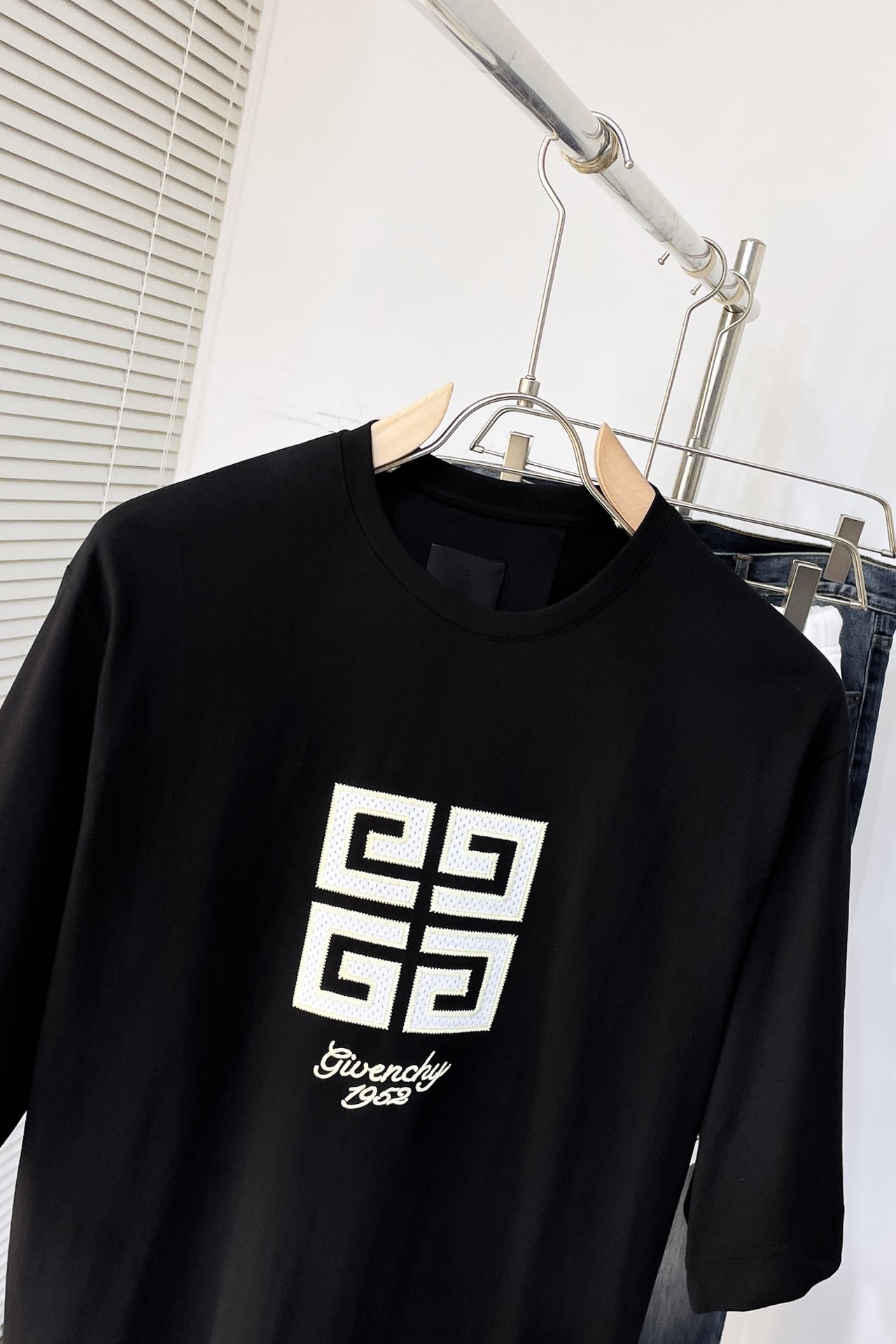 Givenchy 4G t-shirt in cotton