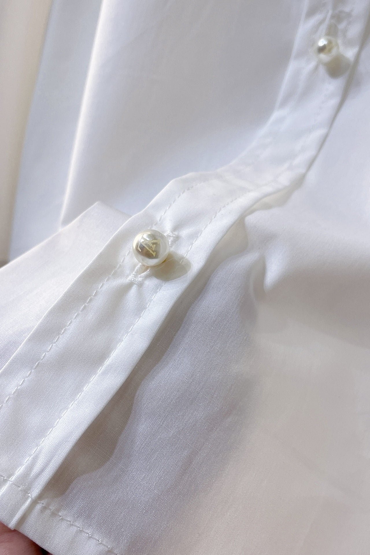 LV Fitted Long-Sleeved Cotton Shirt With Pearl Buttons