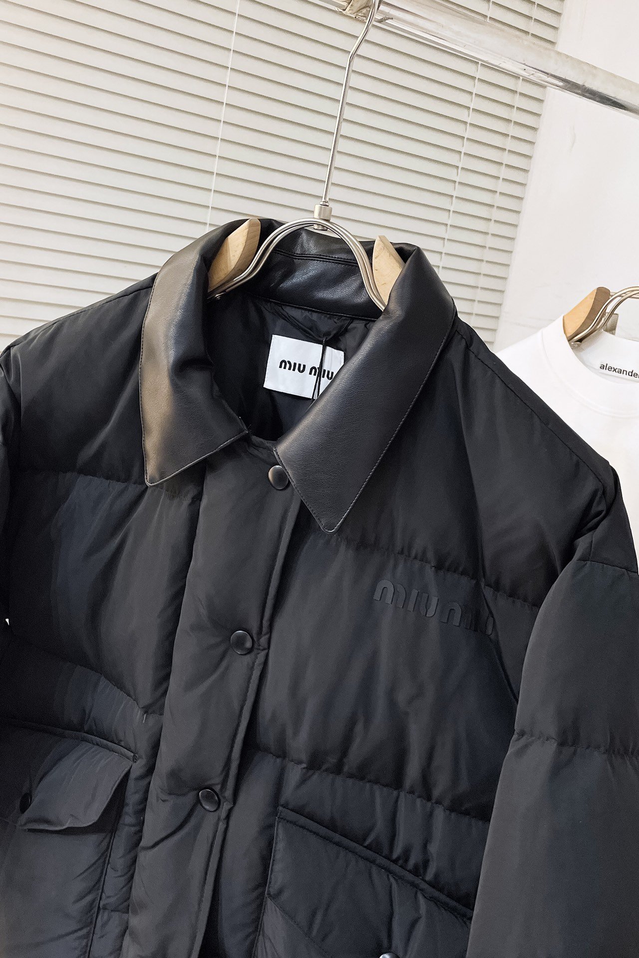 Technical pong�� cropped down jacket