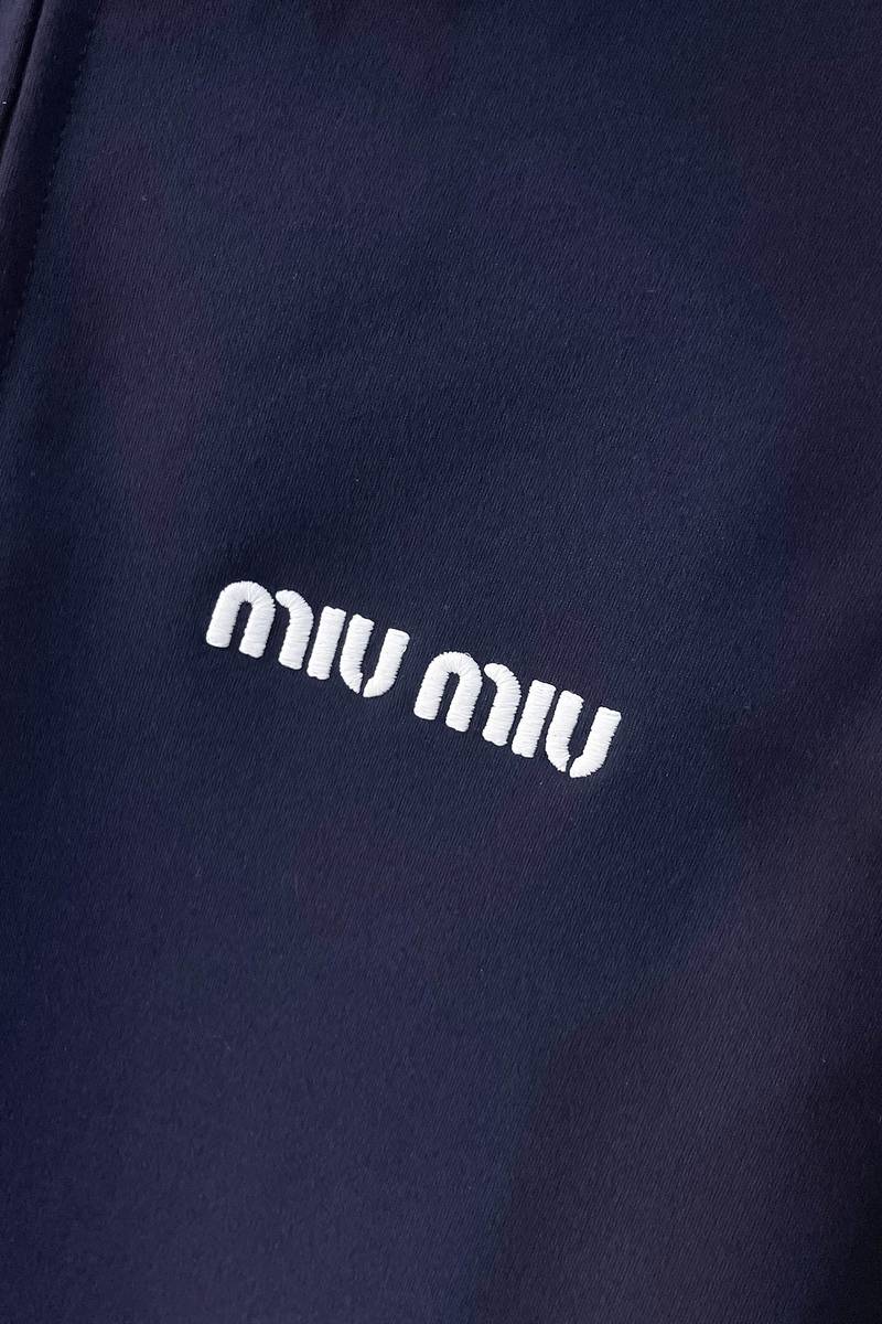 Nylon sweatshirt