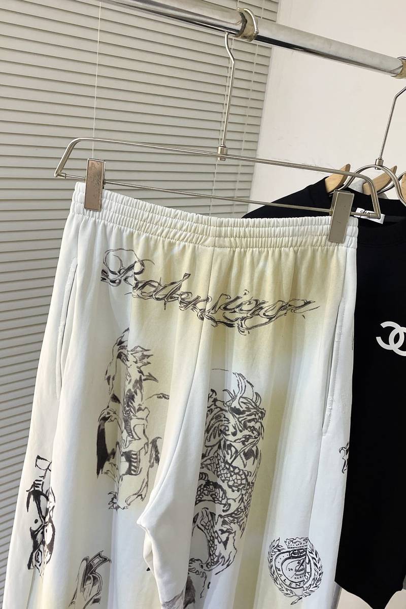 Men s Tat Baggy Sweatpants in Beige/brown