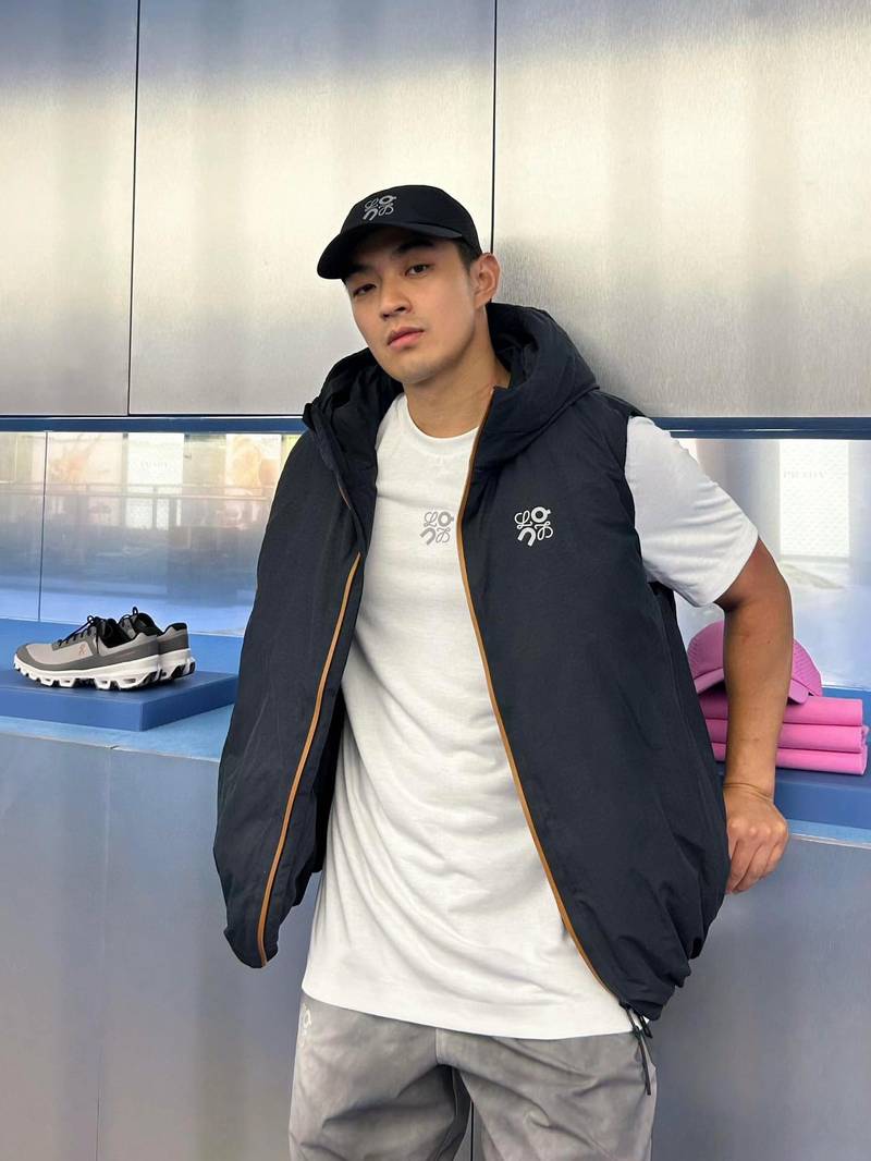 LOEWE x ON vest