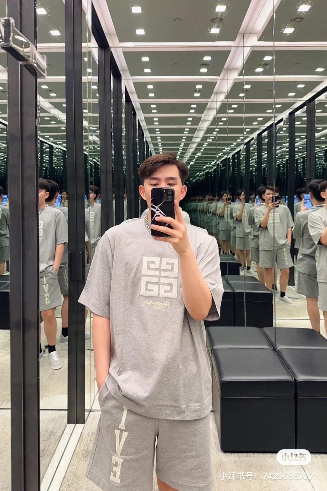 Givenchy 4G t-shirt in cotton
