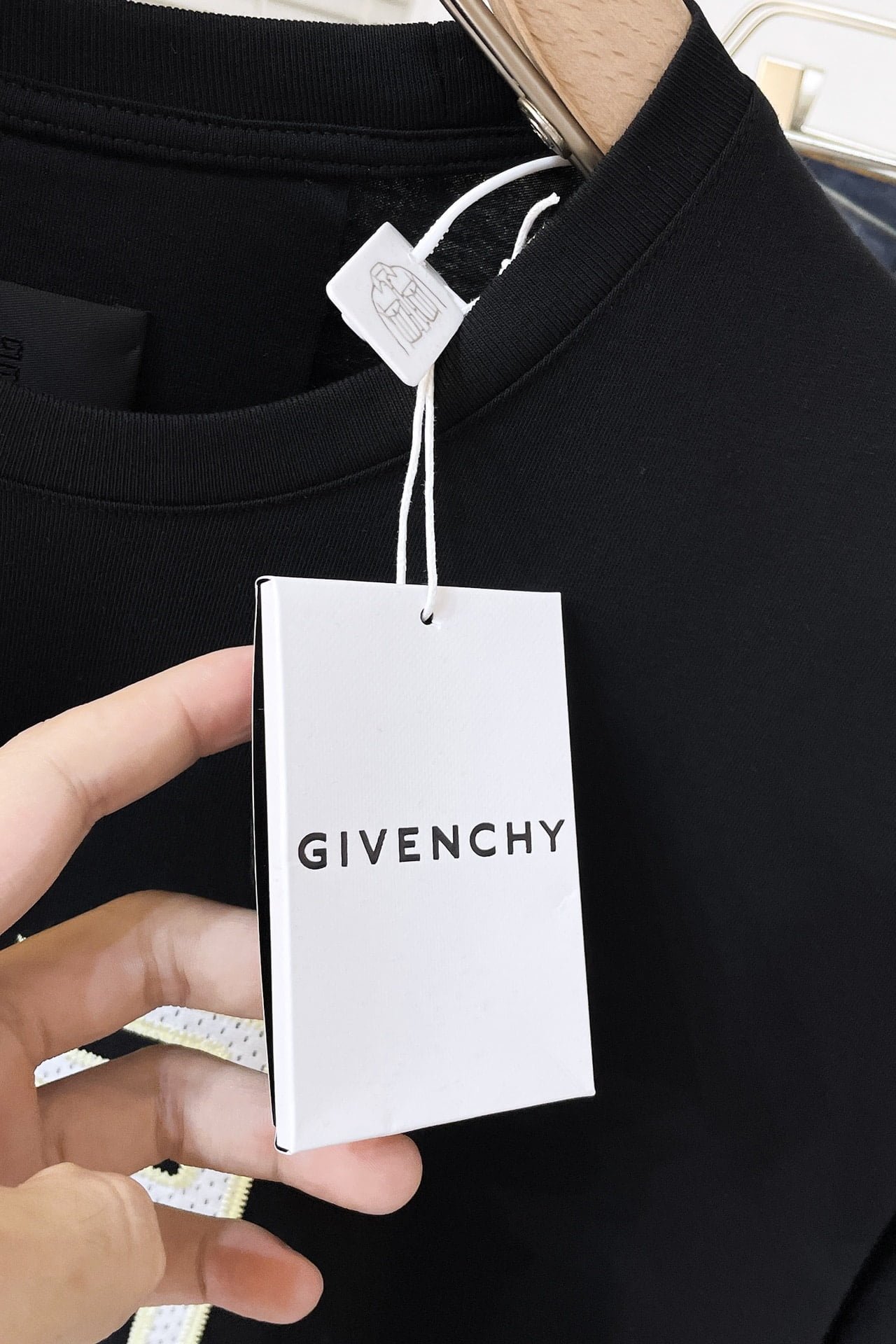 Givenchy 4G t-shirt in cotton